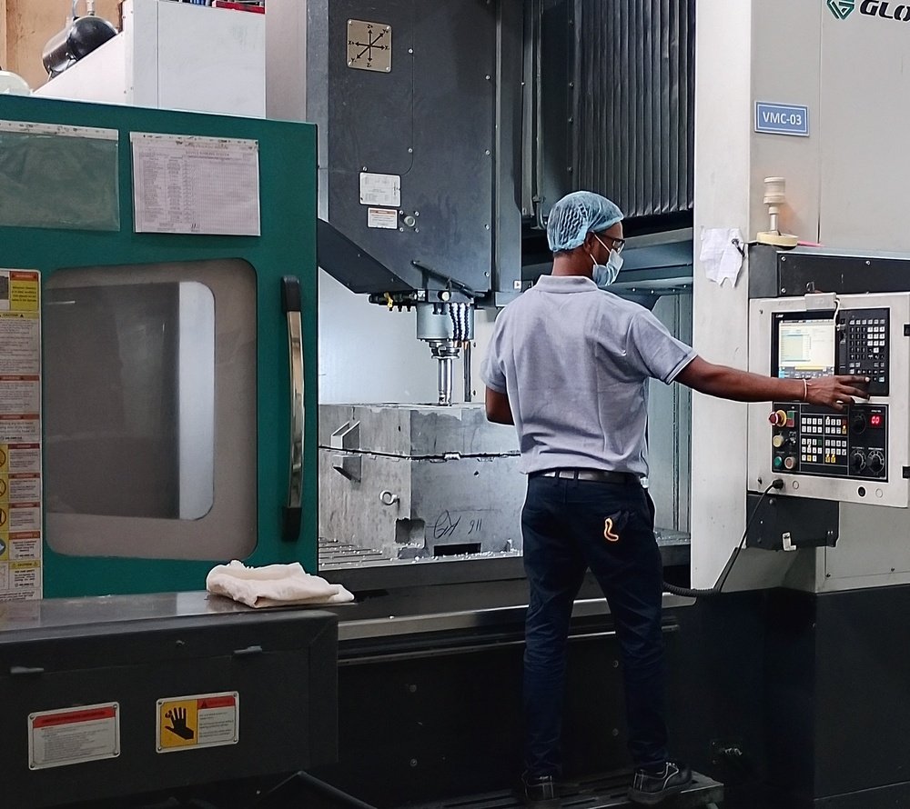 cnc operator square fill 1000x890